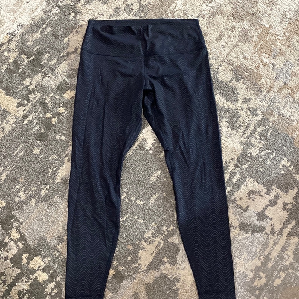 Used lightly Lululemon leggings. Size 14.